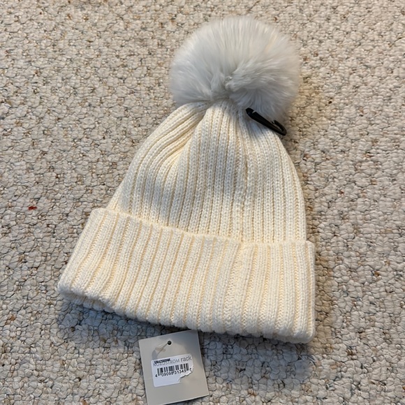 Cream colored beanie - Picture 2 of 2
